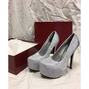 1969 New Rhinestone Heels Size 39